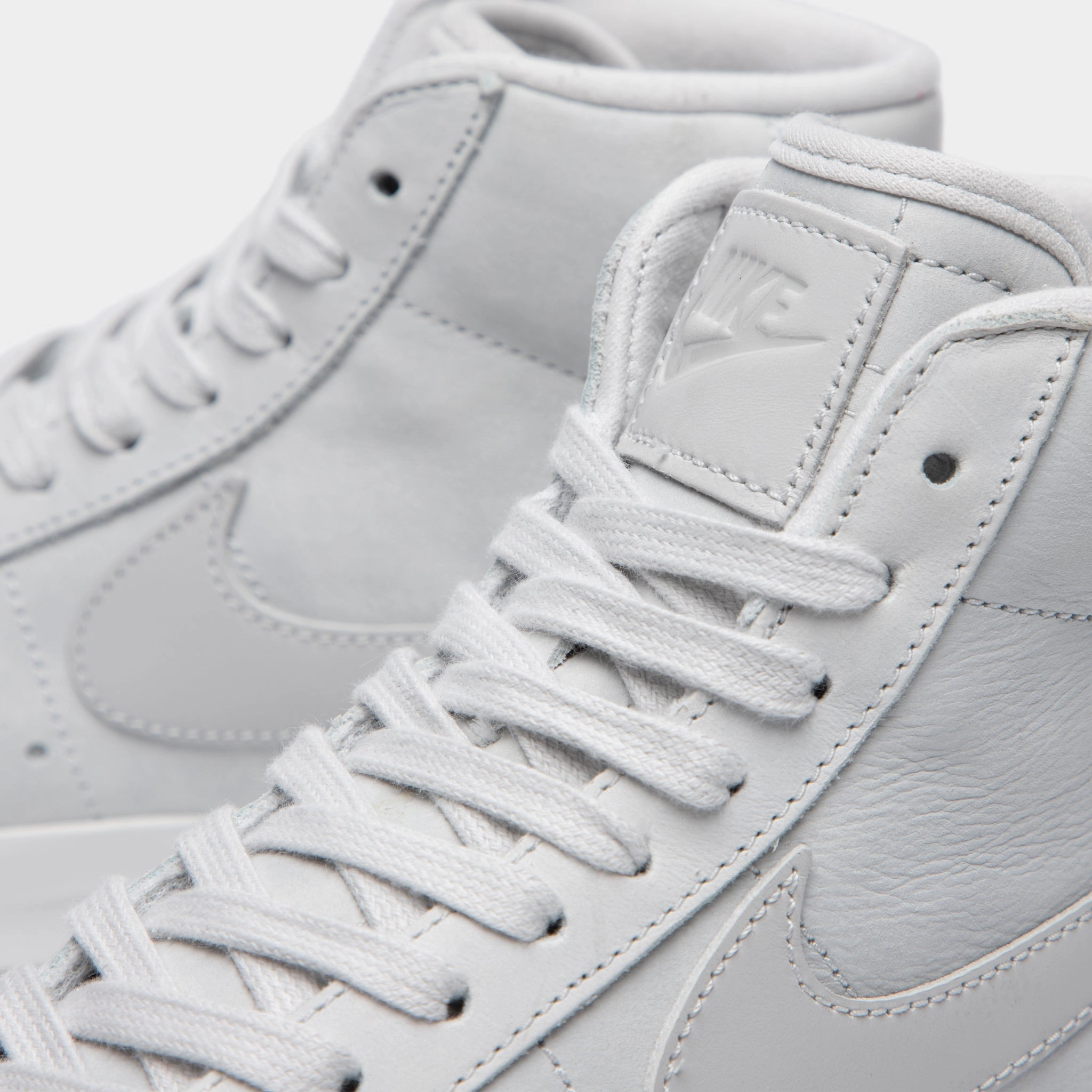 Nike Women's Blazer Mid Premium Photon Dust / Summit White