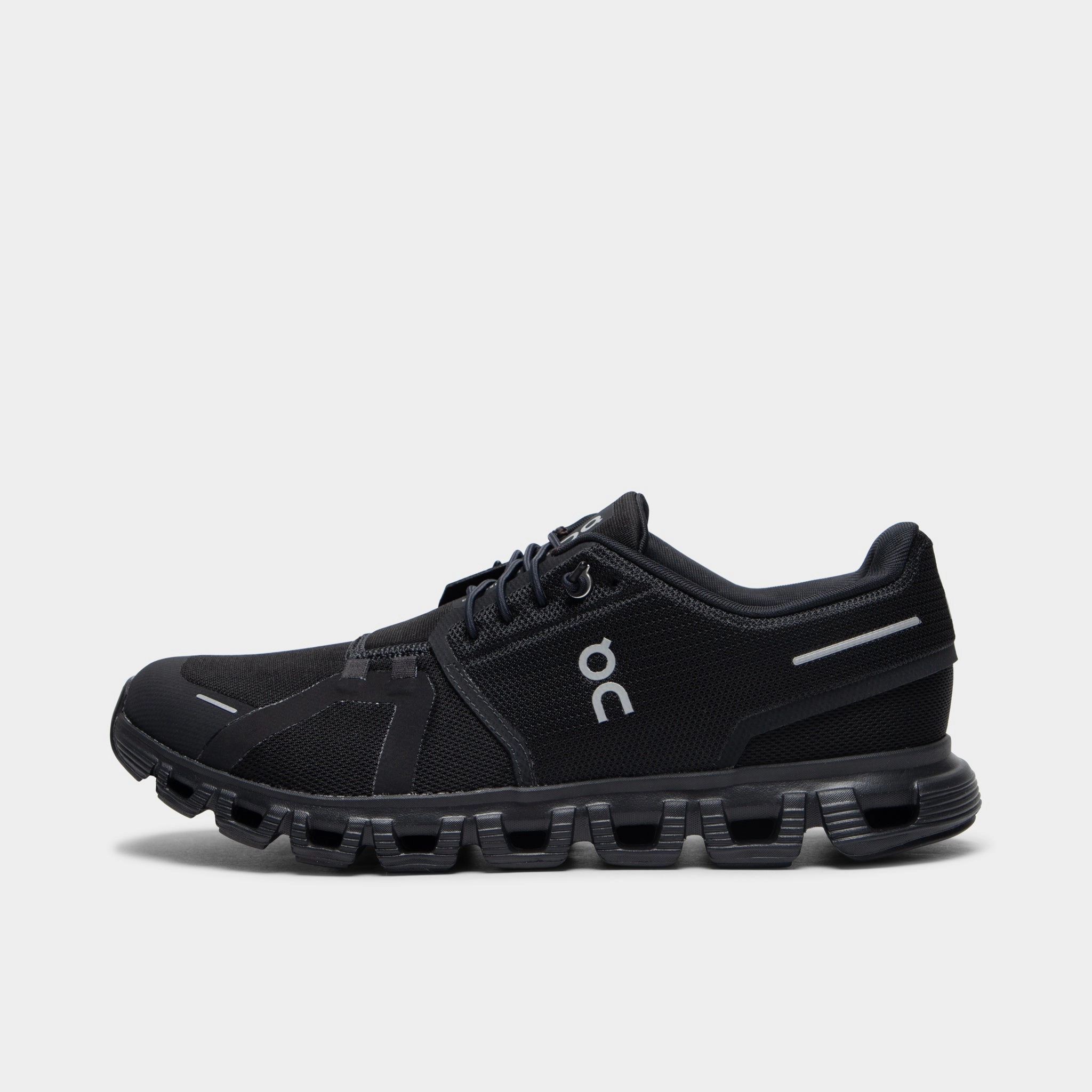 On Running Cloud 6 Black / Black