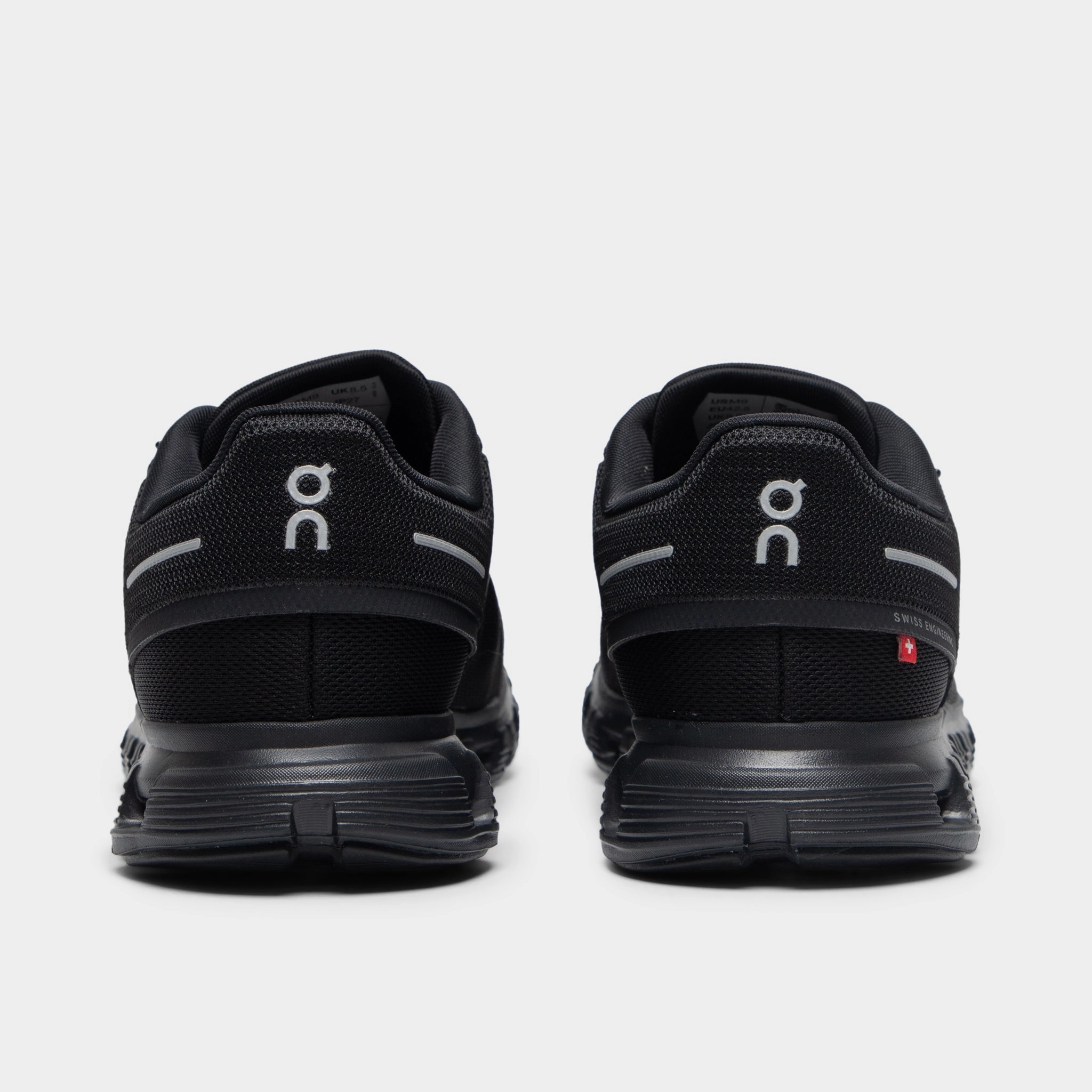 On Running Cloud 6 Black / Black