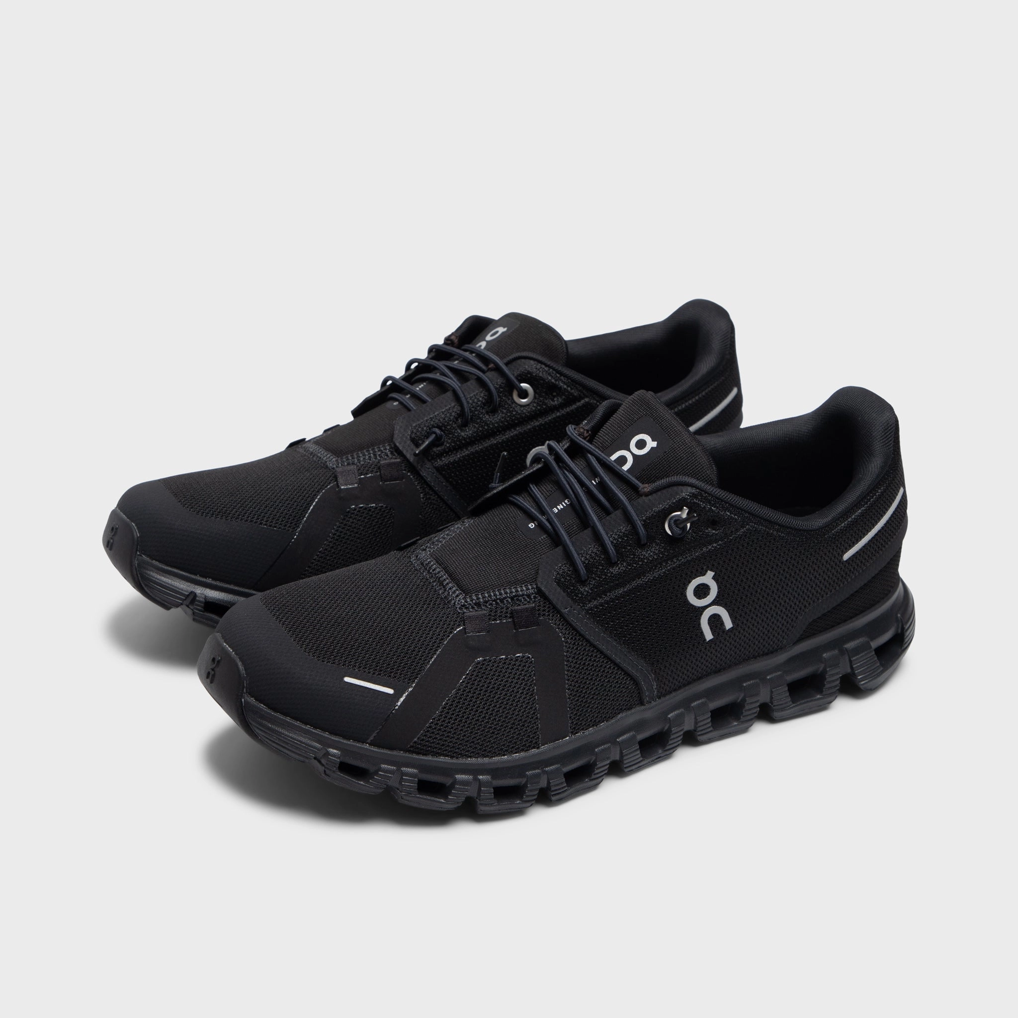 On Running Cloud 6 Black / Black