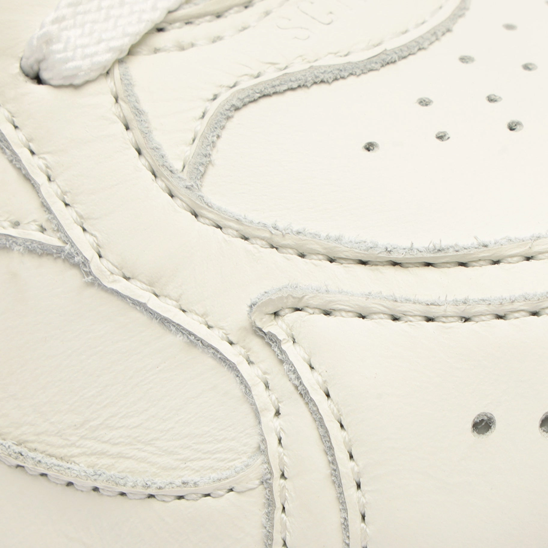 Wave 70 Leather Sneaker