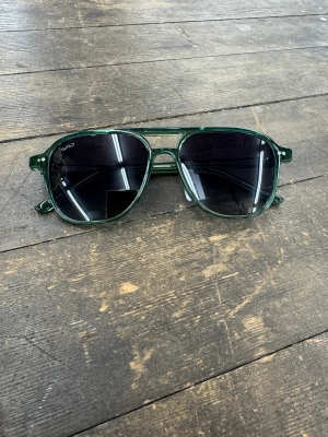 WMP Olive Aviator Sunglasses